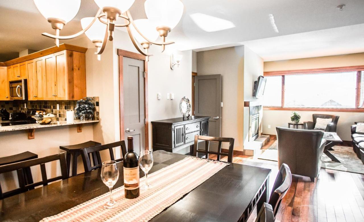 Villa The Lookout - Top Floor Corner Unit With Stunning Views à Canmore Extérieur photo
