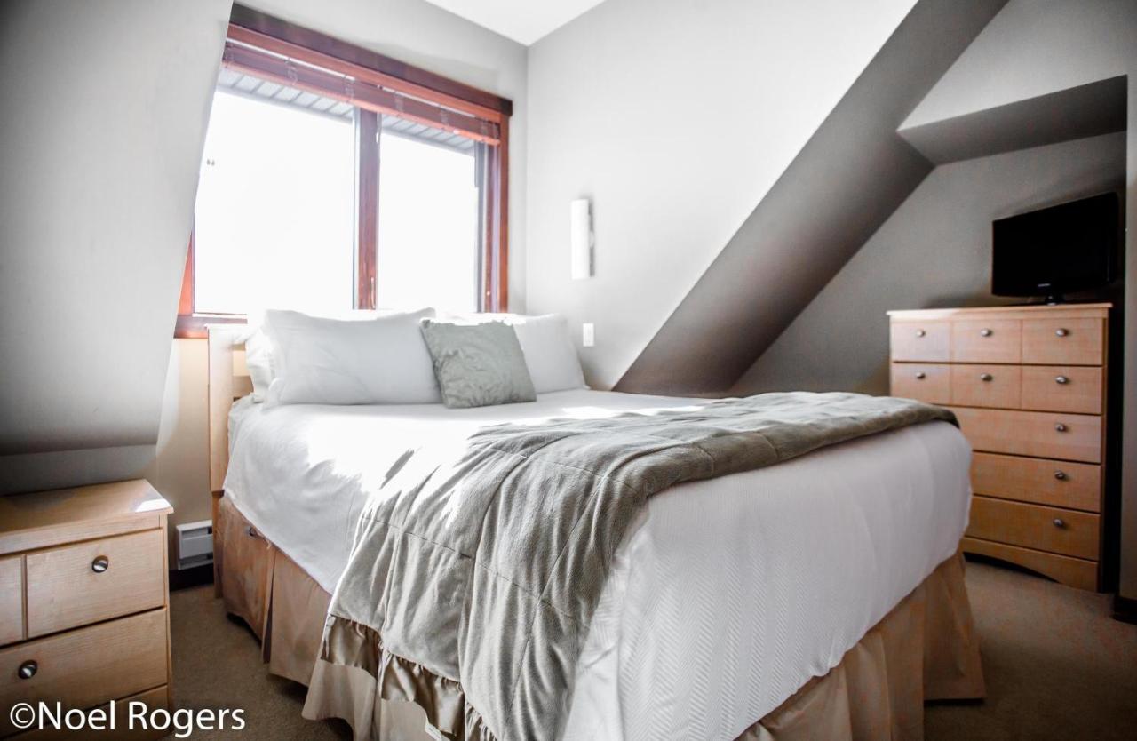 Villa The Lookout - Top Floor Corner Unit With Stunning Views à Canmore Extérieur photo
