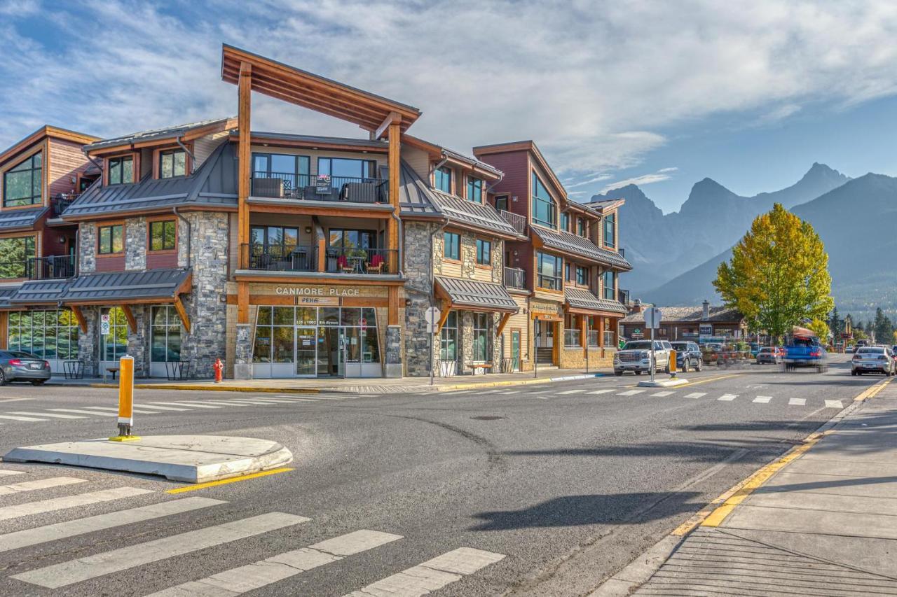 Villa The Lookout - Top Floor Corner Unit With Stunning Views à Canmore Extérieur photo