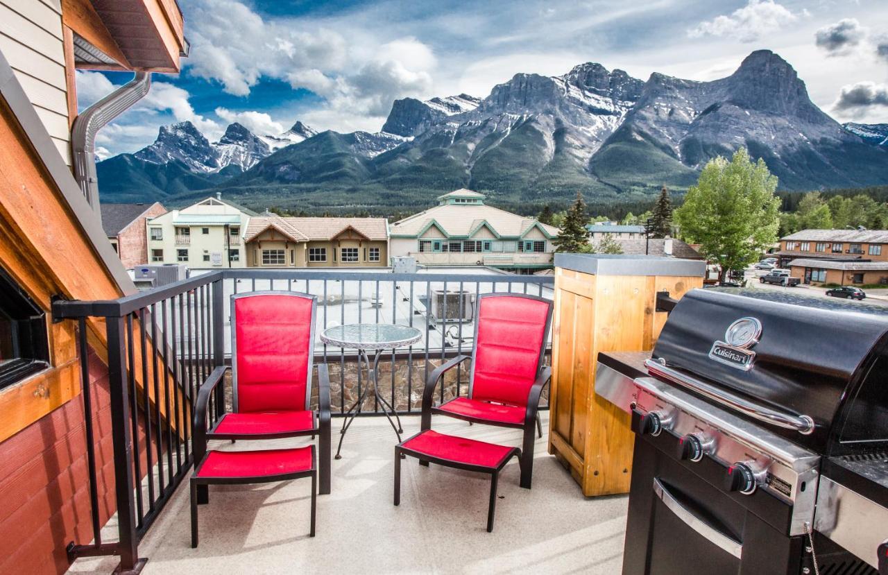 Villa The Lookout - Top Floor Corner Unit With Stunning Views à Canmore Extérieur photo