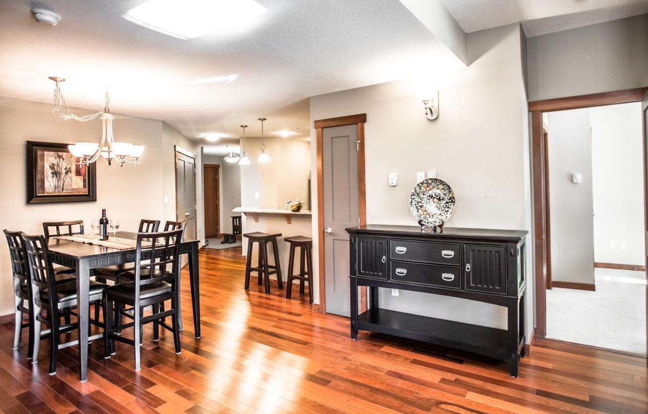 Villa The Lookout - Top Floor Corner Unit With Stunning Views à Canmore Extérieur photo